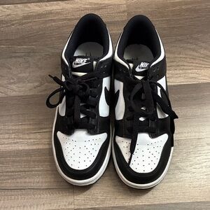 Nike Classic Black and White Low-Tops